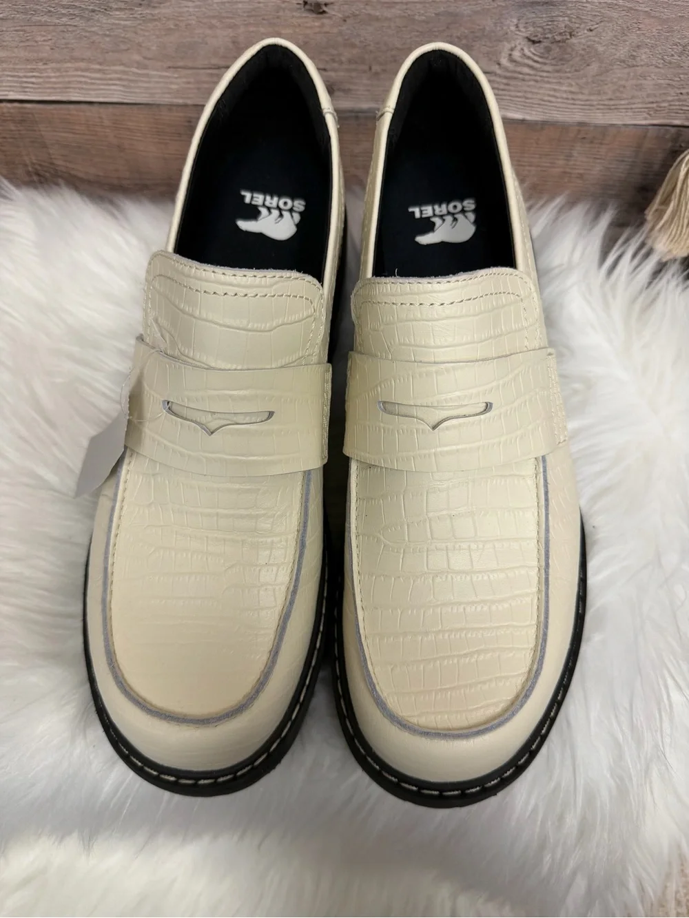 Sorel White Leather Slip On Loafer 10.5